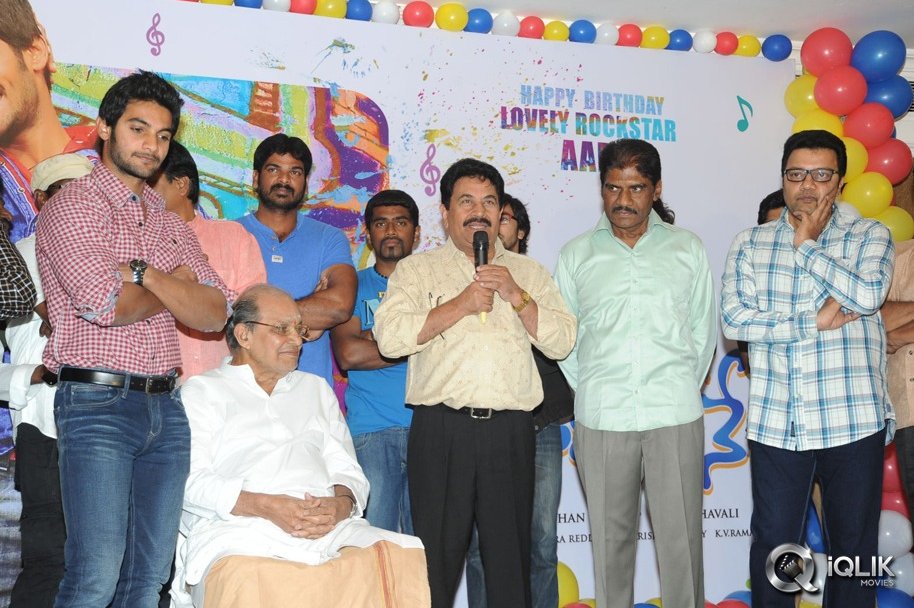 Aadi-Birthday-Celebrations-With-Pyaar-Mein-Padipoyane-Team